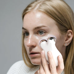 5minskin packaging box shown as a gift-ready skincare device.