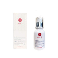 Dispensing nozzle close-up showing oil-free gel formula for the serum.
