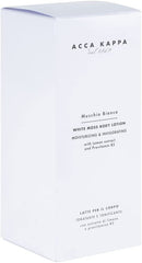 Acqua di Parma Muschio Bianco lotion close-up showing creamy texture for easy application.
