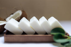 Amish Farms Pure Moisturizing Bar with bentonite clay clarifies pores gently