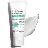 APLB Glutathione Niacinamide Cleanser bottle offers a brightening, refreshing cleanse.