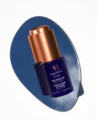 Augustinus Bader The Face Oil texture drop illustrating light, fast-absorbing hydration for all skin types.