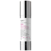 AUIO Age Shot 700 Essence bottle close-up highlighting compact design for easy daily use.
