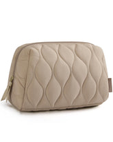 BAGSMART makeup bag wide opening for quick cosmetic access.