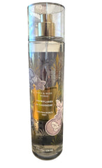Snowflakes Cashmere mist dispense enables easy spritz for layering fragrance.