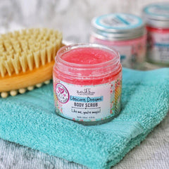 Close-up of sugar crystals in Bella & Bear scrub for gentle exfoliation.