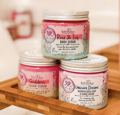 Bella and Bear Unicorn Dreams bath soap foam forming a luxurious creamy lather
