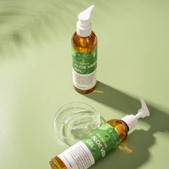 Benatu Aloe Vera Gel texture close-up highlights non-greasy, fast-absorbing consistency.