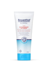 Bepanthol Repairing Lotion texture as it absorbs into the skin.