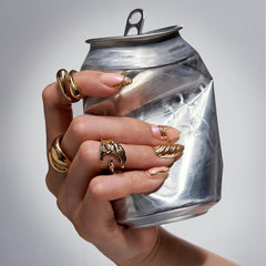 BTArtbox builder gel and top coat deliver a durable finish.