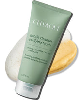 CELDYQUE Gentle Cleanser foaming action for gentle daily cleansing on sensitive skin.