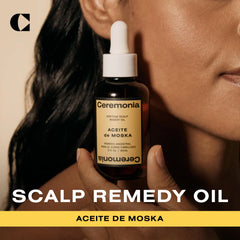 Ceremonia Moska Oil being applied to scalp for lightweight hydration