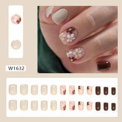 CEWEWP Extra-short square brown nails provide a neat, durable daytime look.