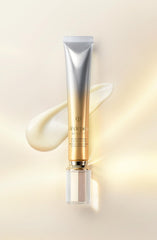 Clé de Peau Beauté Wrinkle Smoothing Serum Supreme close-up texture highlights silky consistency.