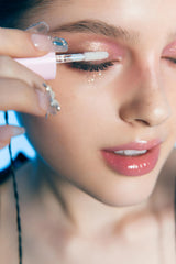 COLORGRAM Milk Bling Shadow 01 glitter-pearls ambient-light showcases multidimensional shine