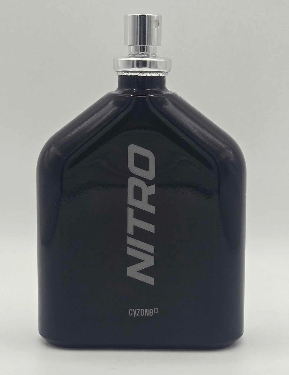 CyZone Nitro bottle front view, bold masculine design for everyday confidence.