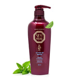 Daeng Gi Meo Ri Herbal Shampoo cleanses oily scalp with rich foam for lasting freshness