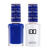 DAISY DND Berry Blue gel polish displays vibrant royal blue with salon shine.