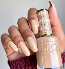 Daisy DND Coco Butter lacquer bottle matches the nude color for quick touch-ups
