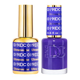 Daisy DND DC Ultramarine gel polish bottle shows a rich blue shade.
