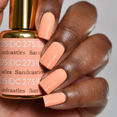 Daisy DND DC Orange Collection lacquer bottle with quick-dry formula for durable shine.