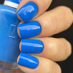 Daisy DND Rock n Blue air-dry lacquer swatch with chip-free finish.