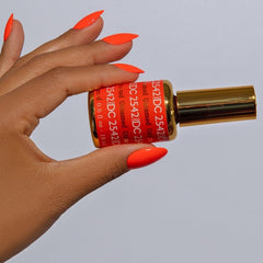 DAISY DND duo-pack closeup of matching gel polish and lacquer shades