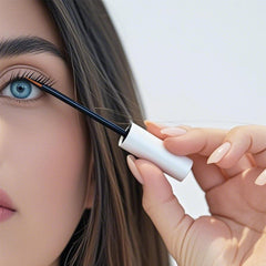 Detllou Lash by Maya Serum precise applicator tip for targeted lash application.