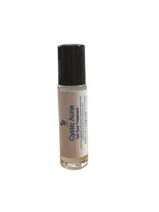 Close-up of tea tree, peppermint, and turmeric blend in Diva Stuff serum.