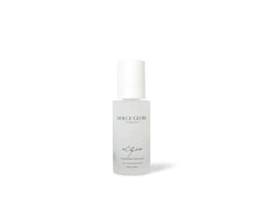 Dolce Glow Hunter Acqua Hydrating Face Mist keeps skin refreshed and moisturized.