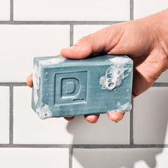 Duke Cannon 550-mil-spec paracord keeps soap elevated