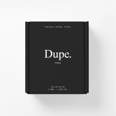 Dupe. Paris D.111 bottle pour captures pear and jasmine aroma in motion.