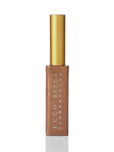 Ecco Bella Natural Lip Gloss in application showing smooth, non-sticky shine.