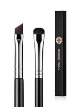 EIGSHOW angled-eyeliner-brush enables precise winged liner and clean edges.