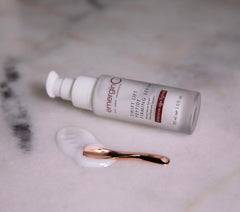 emerginC Swift Lift serum texture swatch highlights silky, fast-absorbing formula
