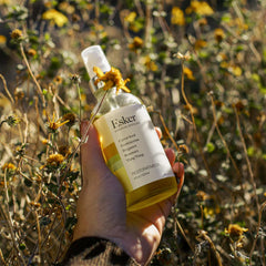 Texture of ESKER Restorative Body Oil absorbs quickly, avoiding a greasy feel.