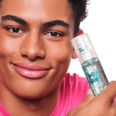 essence Jelly Grip refreshing aloe spray texture on skin provides soothing hydration.