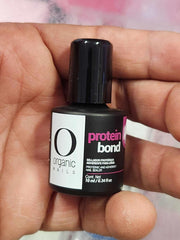 Extravaganza Nails primer texture appears smooth for even application.