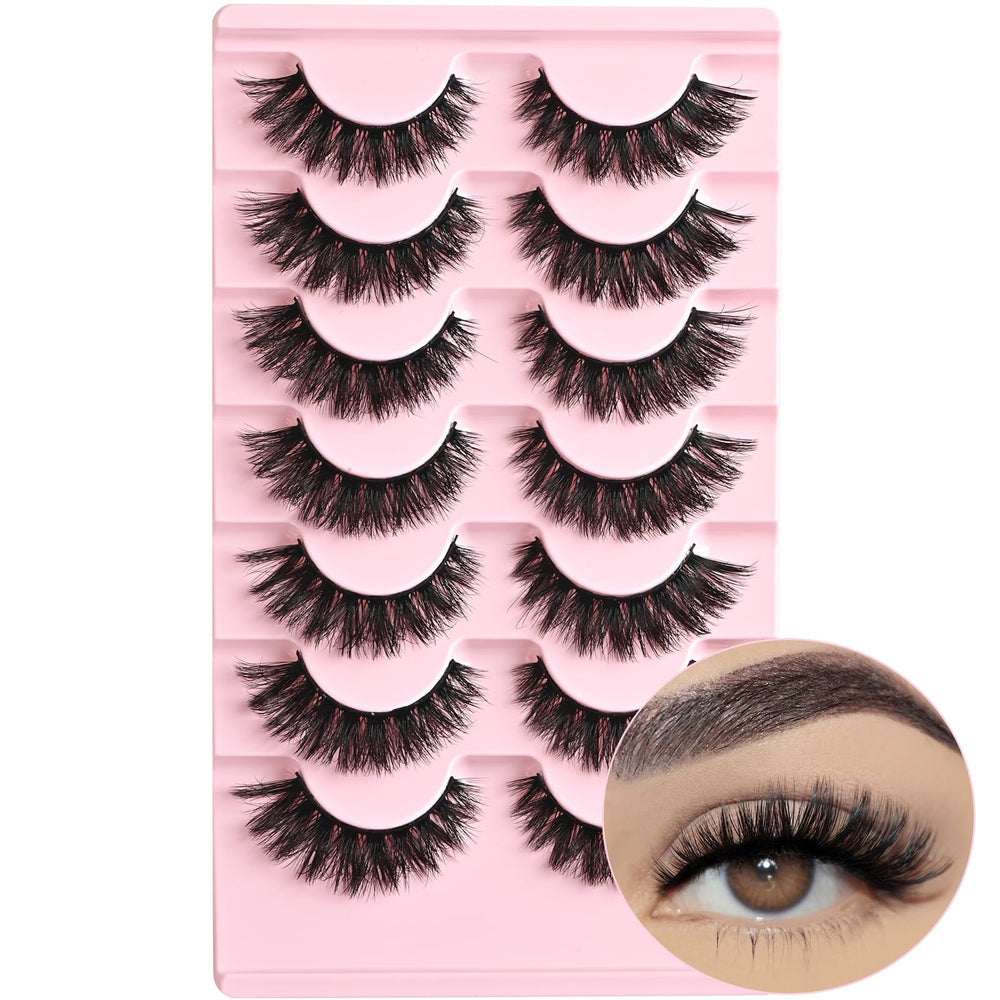 FARRED Lashes Cat Eye with fluffy tips for a natural, elongated look.
