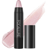 FOCALLURE Ultra Chic Lipstick packaging shows premium compact for on-the-go color.