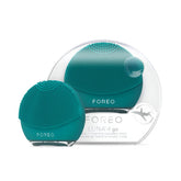 FOREO Luna 4 go with 2-zone brush head for a precise, gentle daily cleanse.