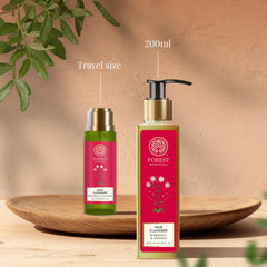 Pompe pratique pour doser le Forest Essentials Hair Cleanser et éviter le gaspillage.
