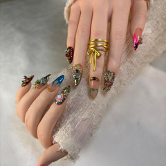 FURNUNUBI flame accents create bold, fashion-forward nail art in minutes.