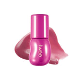 Fwee 3D Voluming Gloss Currant 70% on lips for instant fullness and high shine