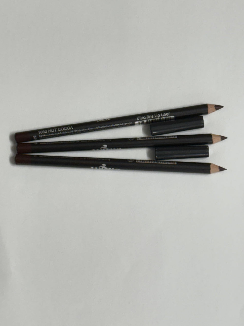 Generic Italia 1060 Lip Liner Set packaging shows precise, long-lasting color for everyday looks