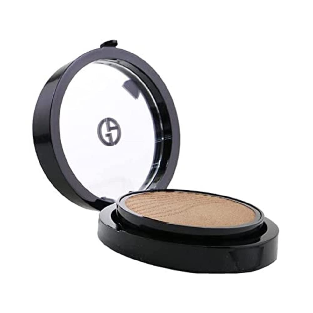 Giorgio Armani Luminous Silk Glow Fusion Powder Concealer in 7 Medium Peach for natural radiance and under-eye brightening.