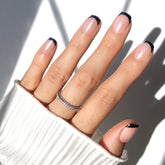 Glamnetic Squid Ink nails in a compact box with a glossy, long-lasting finish.
