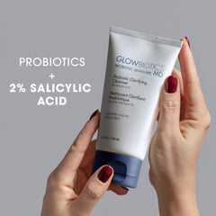 Bouteille Glowbiotics lave-visage offre une mousse légère et efficace.