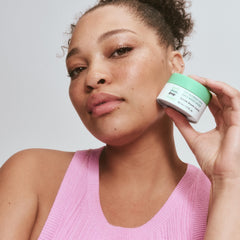 Good Clean Goop Nutrient-Rich Daily Moisturizer swatch demonstrates smooth, cushiony texture.