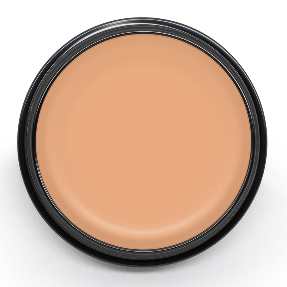 Graftobian HD Glamour Creme Foundation Maple Cream bottle for natural, lightweight coverage.
